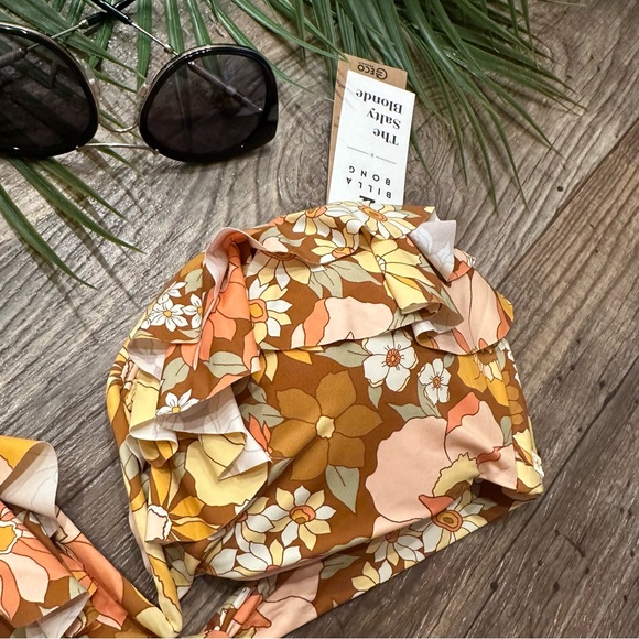 ★ Billabong x Salty Blonde Underwire Bandeau Bikini Top + Lowrider Bikini Bottom - Picture 5 of 17